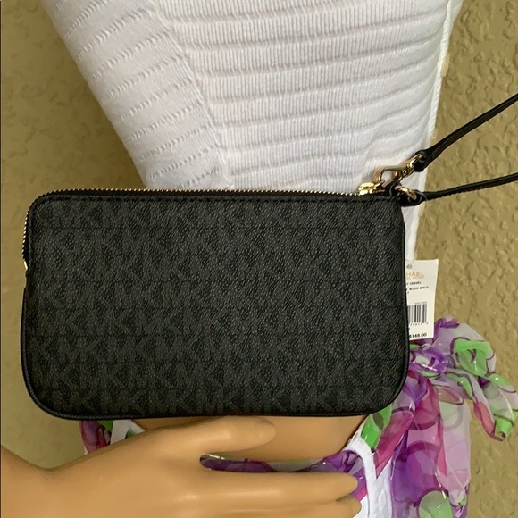 Michael Kors Jet Set Travel Lg Top Zip Wrislet - Picture 4 of 16